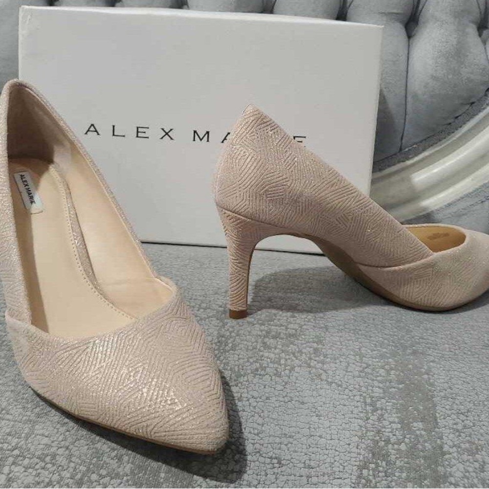 Alex Marie pumps 8.5
